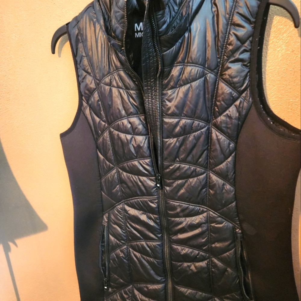 Michael Kors Black Quilted Women's Vest - Picture 2 of 4